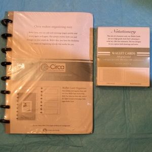 Circa wallet organizer